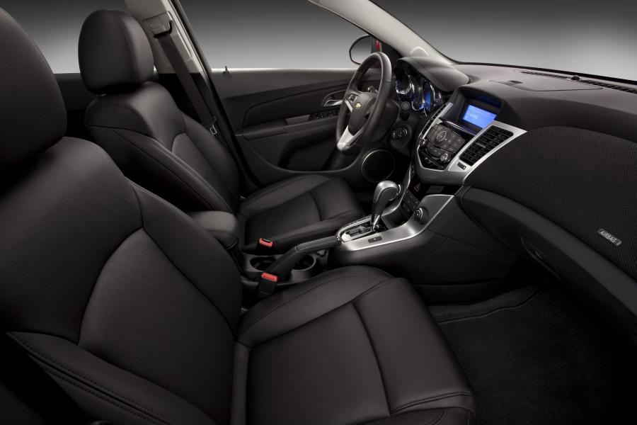  Chevrolet Cruze RS 2011 года  (фото 9 из 18)